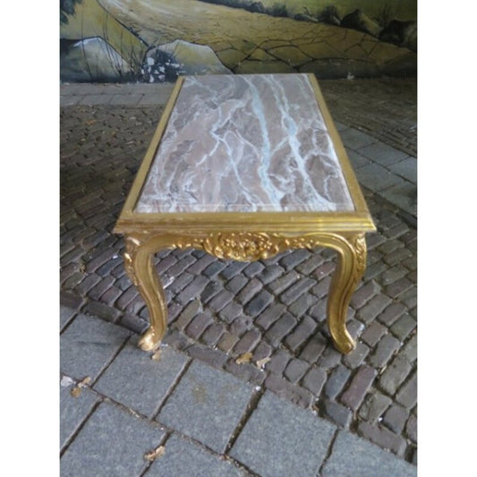 Een zeer tafel in Franse Lodewijk XVI-stijl. Handgemaakt van massief beukenhout.