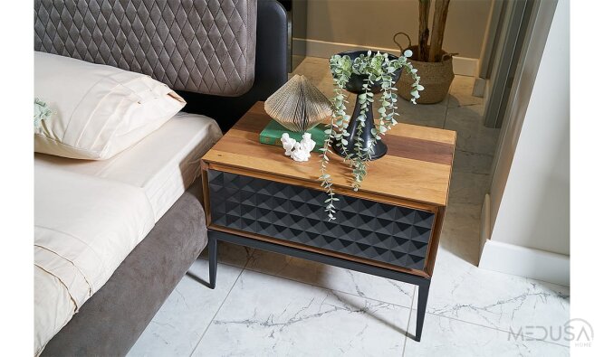 Piramit Karyola – Premium Piramide-ledikant met strak design