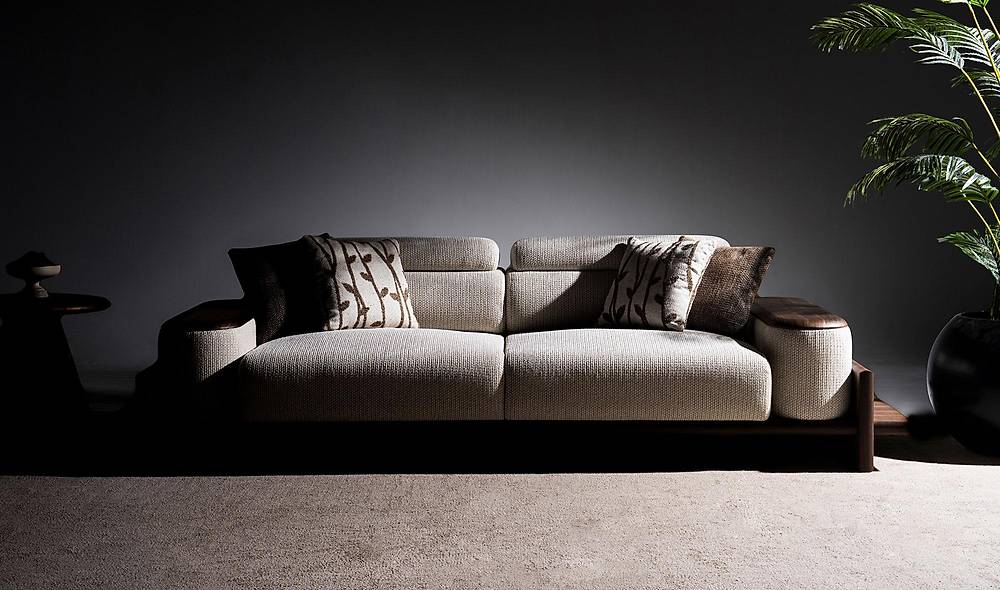 Alya Driezitsbank met houten armleuning – premium kwaliteit, bruin