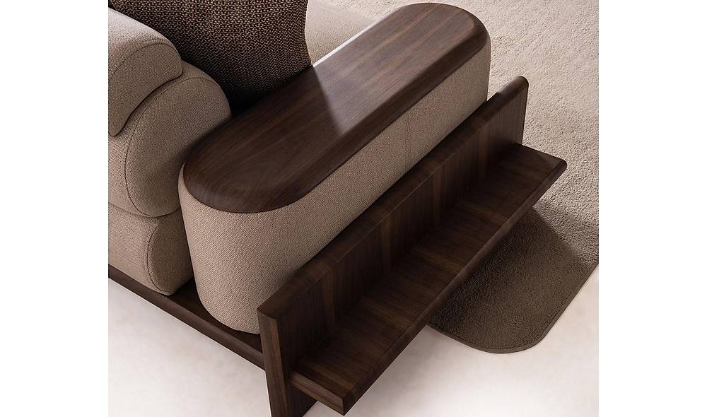 Alya Driezitsbank met houten armleuning – premium kwaliteit, bruin