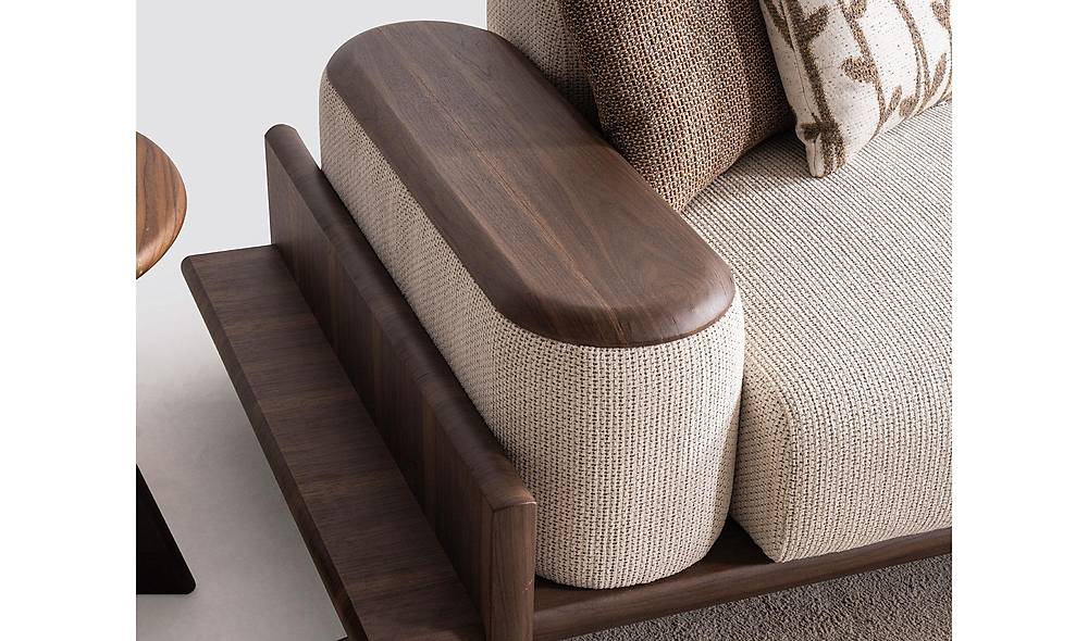 Luxe Alya 5-zits bank – crème met houten armleuningen