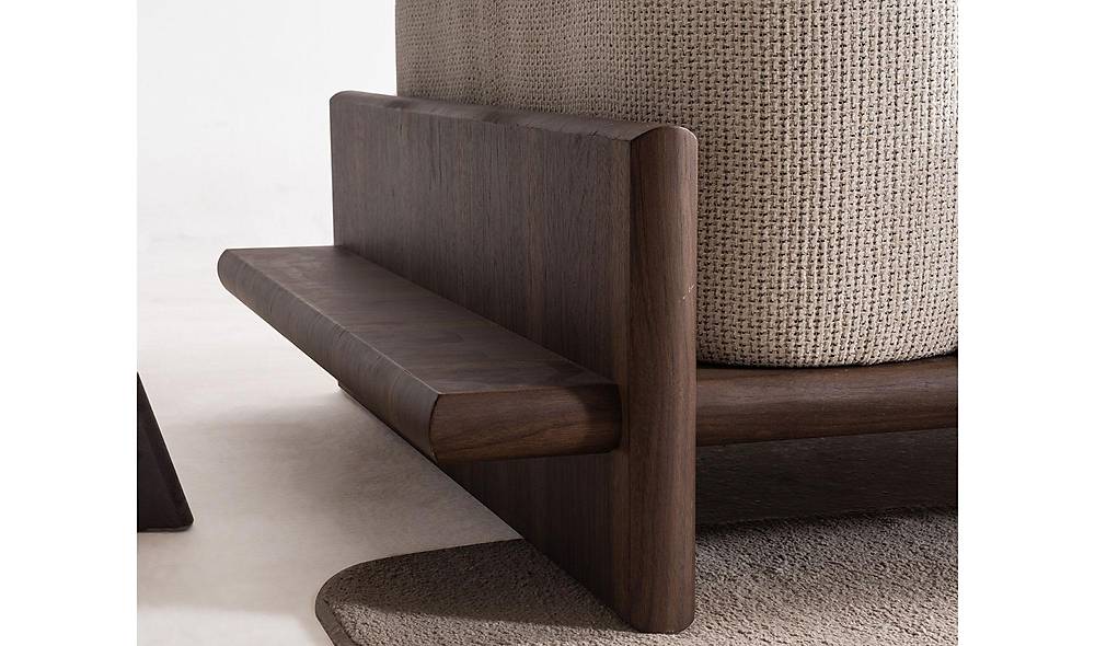 Luxe Alya 5-zits bank – crème met houten armleuningen
