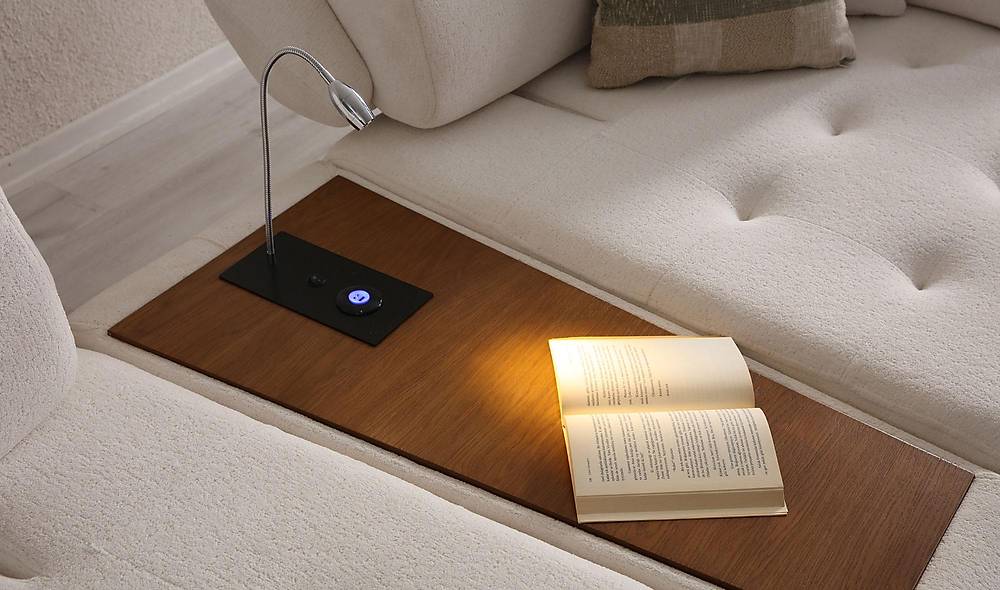 Luxe Girne bank met salontafel — stijlvol design