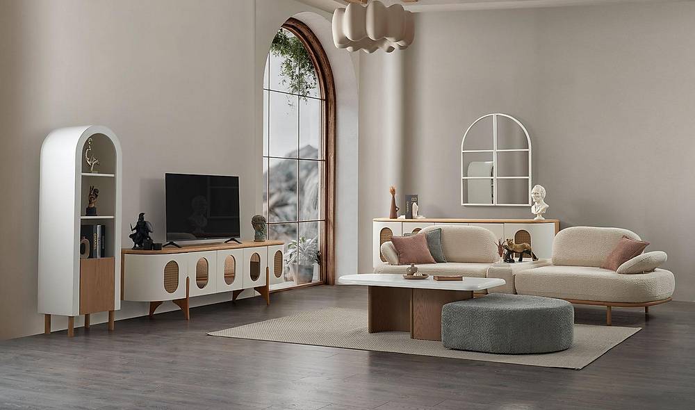 Luxe klassiek tv-meubel met rijk houtsnijwerk