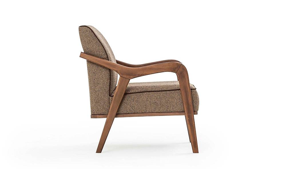 Marie Berjer: Luxe fauteuil met houten armleuningen, bruin
